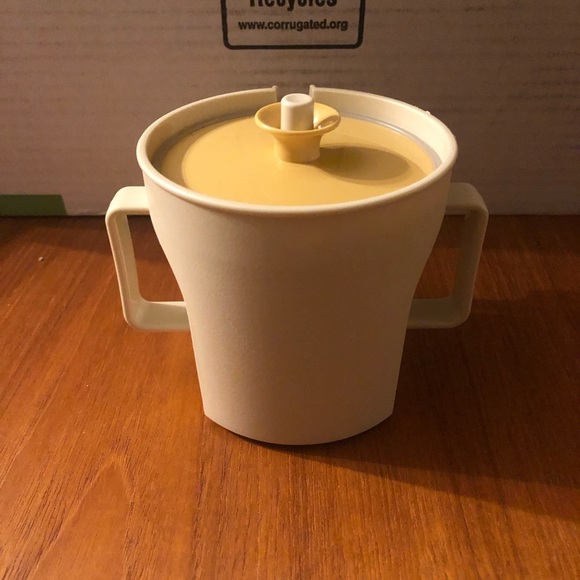 3/$40 Tupperware Vintage Creamer - Picture 2 of 4